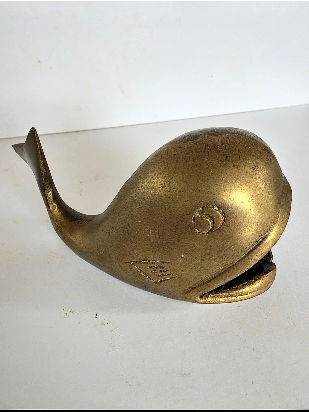 Brass-Tone Whale Sculpture Decor ashtray